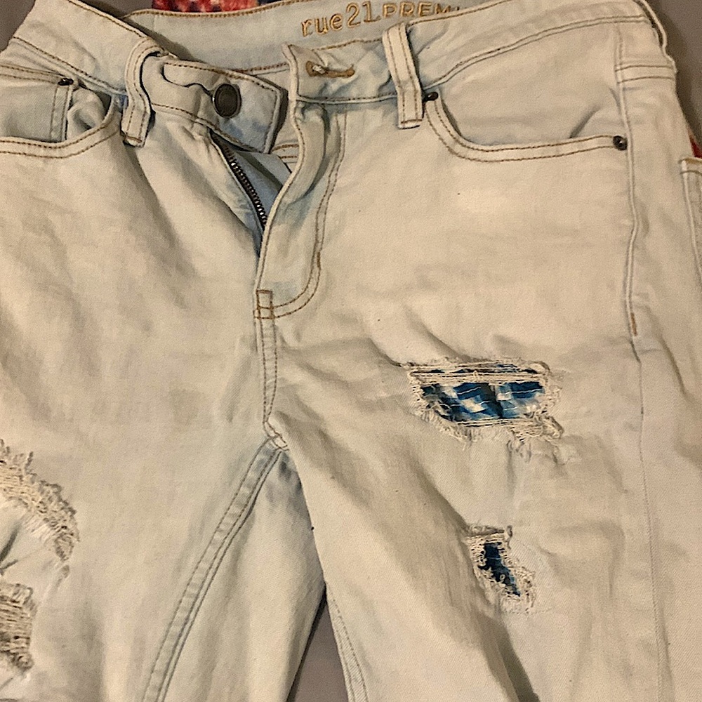 Ripped Graphic Blue Jeans